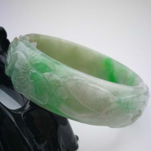 NATURE BEAUTIFUL CARVING GRADE A GREEN JADE JADEITE BRACELET BANGLE 59MM #A1117 - Picture 2 of 7